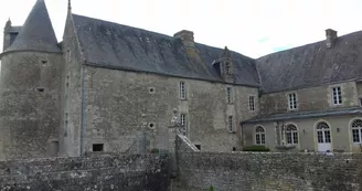 Visite des extérieurs et de la chapelle du château de Saveilles
