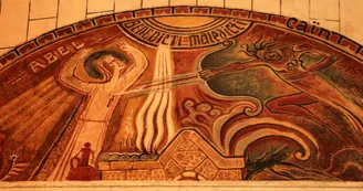 Peintures murales contemporaines dans l'église